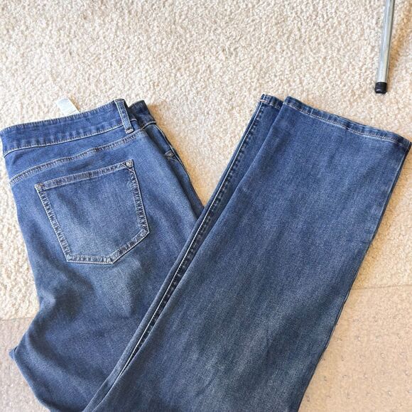 Chico’s Women’s Size 2R (12/14) Blue Denim Jeans Stretch Straight Leg Bootcut - Picture 2 of 11